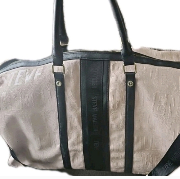 Steve Madden Light Pink Leather Duffle Bag With Black Strap - Picture 15 of 15